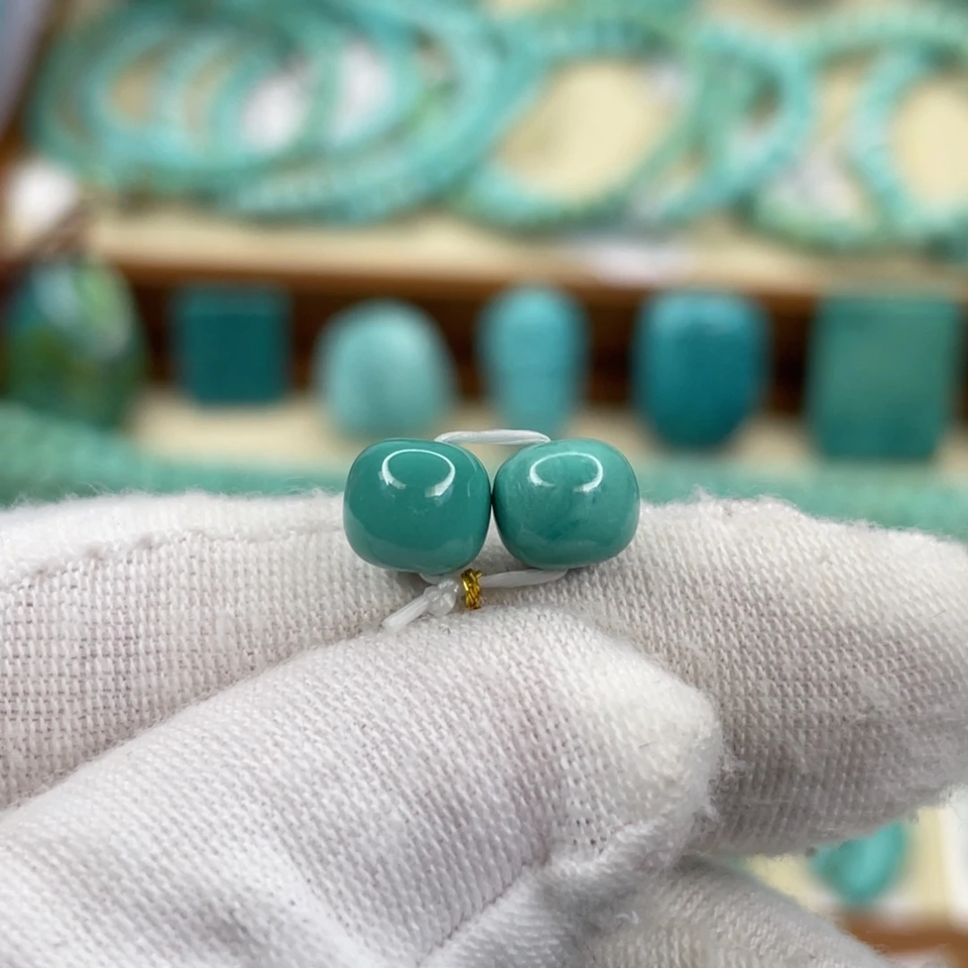 绿松石未镶嵌颈饰