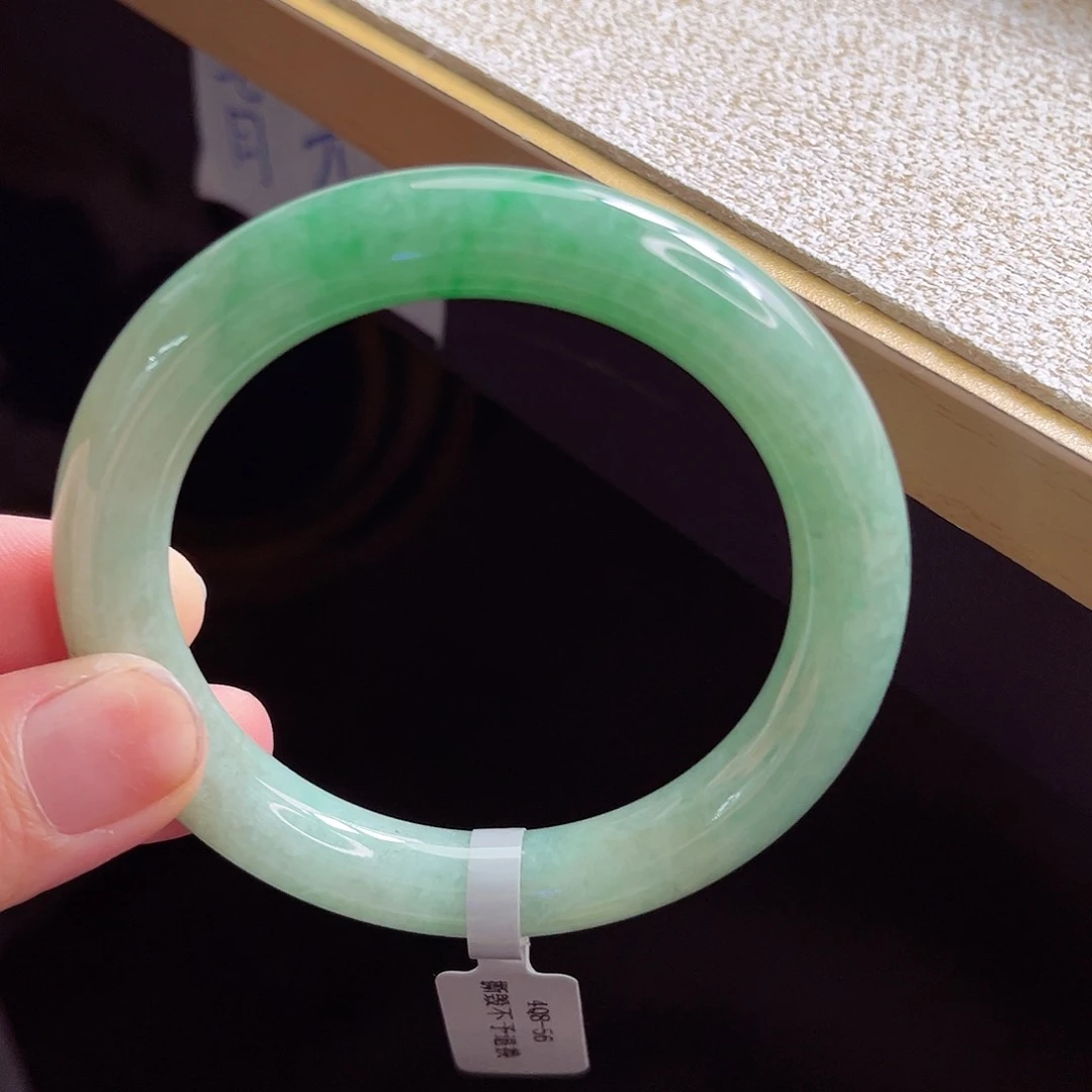 翡翠手镯未镶嵌手镯