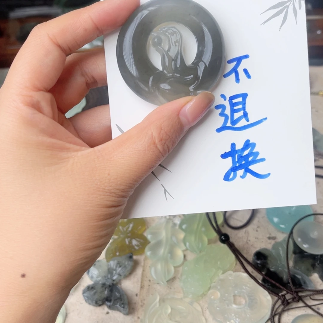 未镶嵌蛇纹石玉颈饰