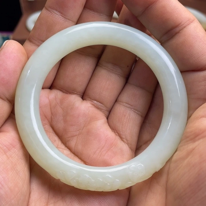 【闪购商品】未镶嵌手镯和田玉