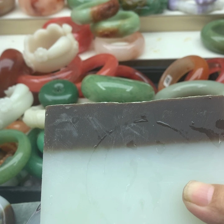 贵***涵石英岩玉未镶嵌13468975444