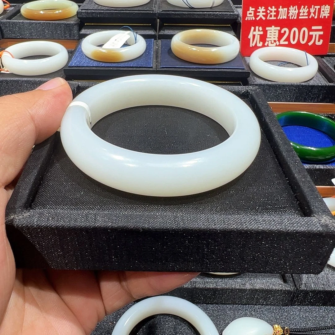 未镶嵌手镯和田玉