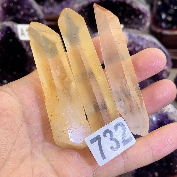 未镶嵌水晶大型摆件（非配饰）