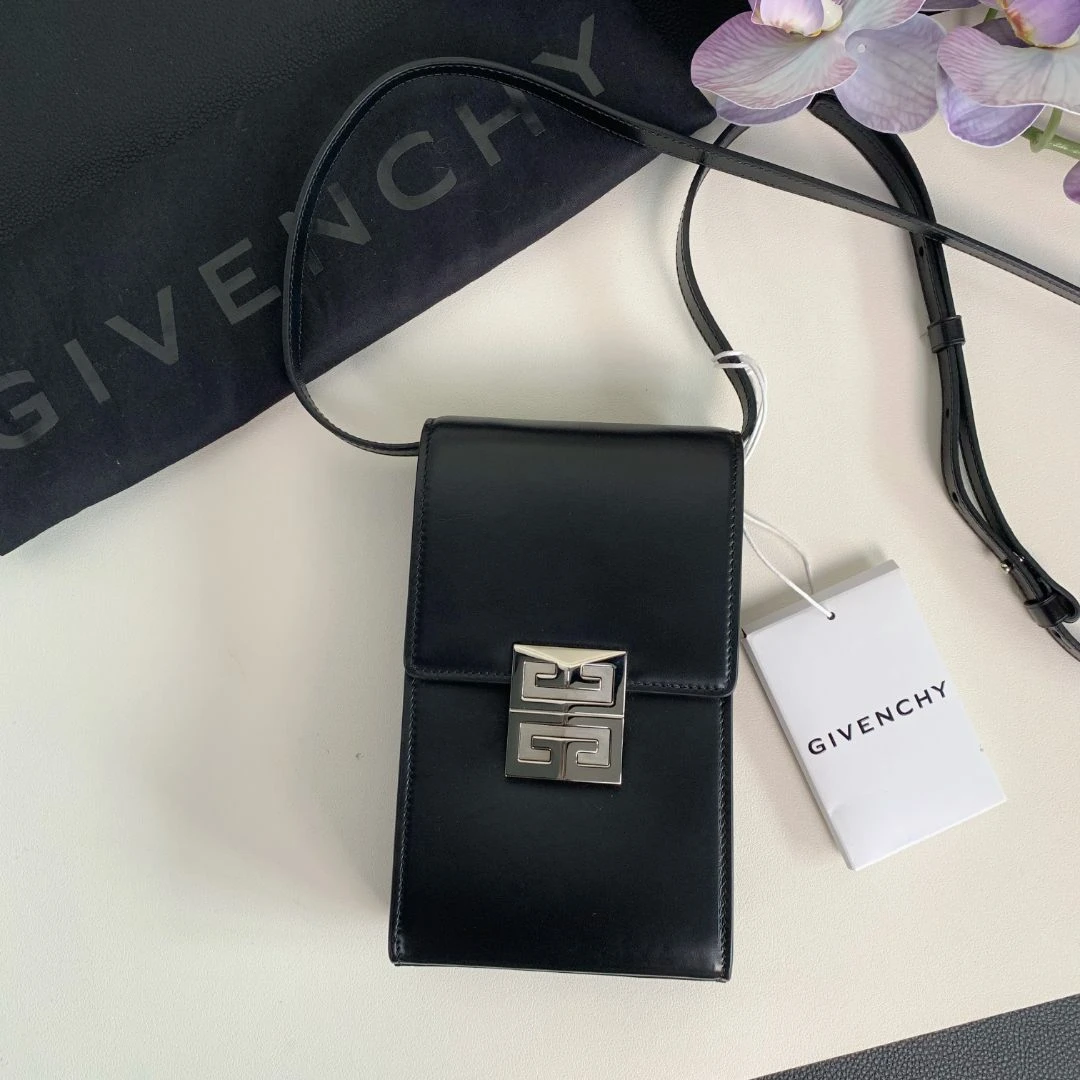 95新 Givenchy/纪梵希 【闲置品】Givenchy 22年新款box 3312
