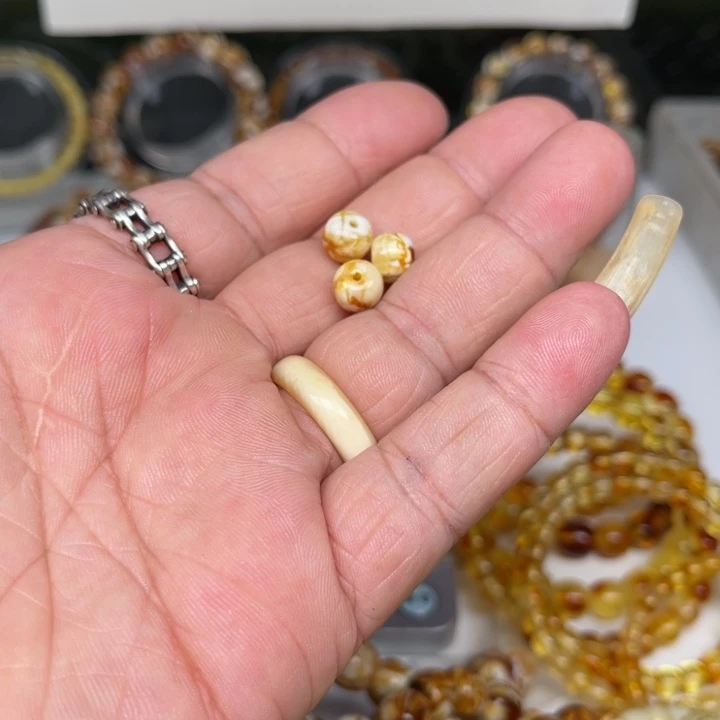 修***板琥珀未镶嵌裸石19号