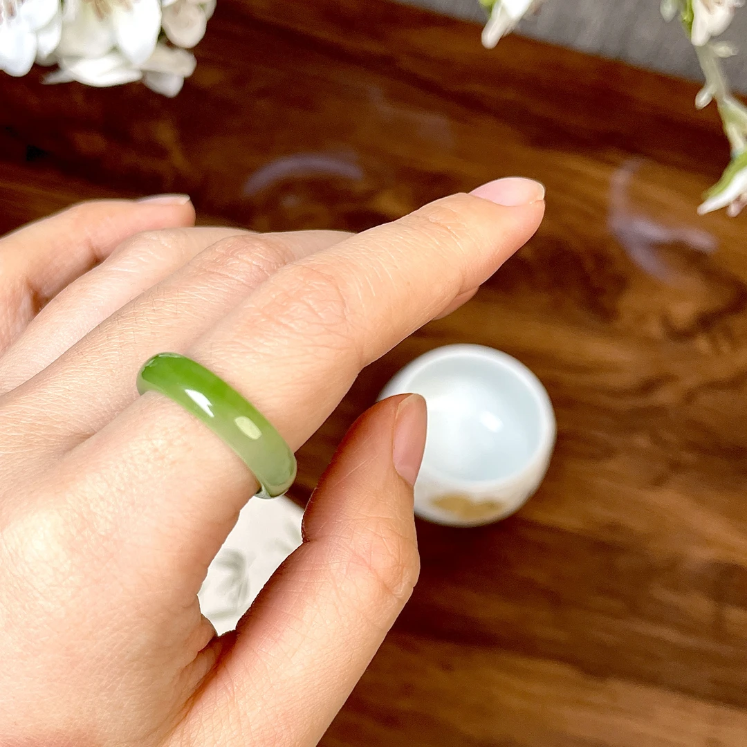 【白+绿】碧玉苹果绿指环戒圈白加绿清新时尚玉石戒指 气质百搭饰品