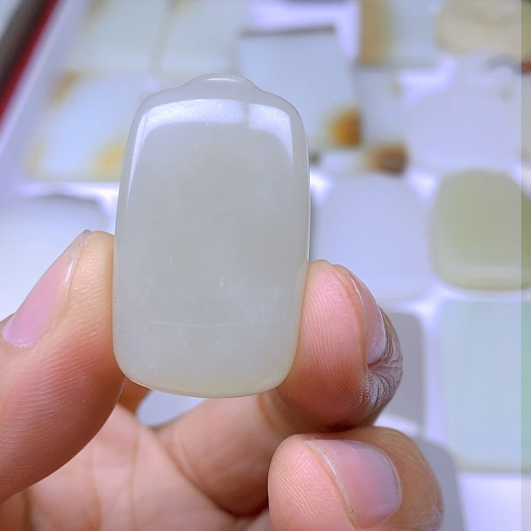 和田玉颈饰未镶嵌亿*洋