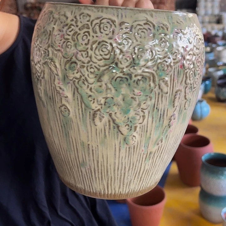 微瑕高度22厘米口径18厘米