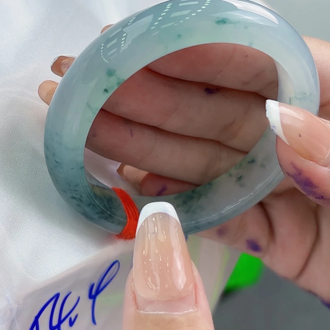 翡翠手镯未镶嵌青**隐翡翠手镯