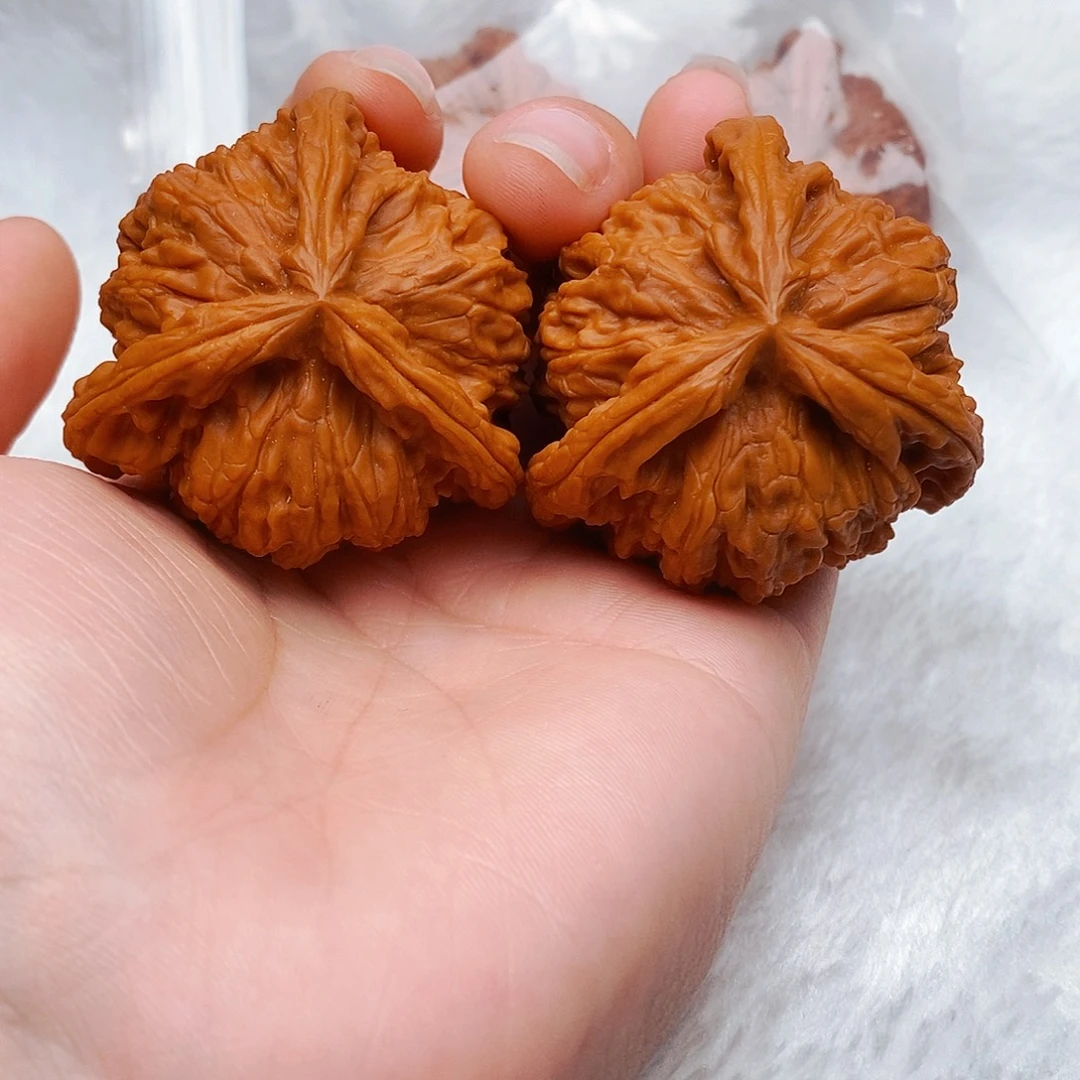 北***机文玩核桃吊坠三棱