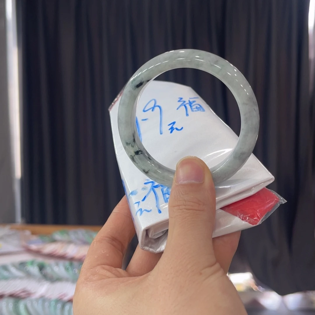 翡翠手镯未镶嵌山**尔纯天然缅甸翡翠A货买断
