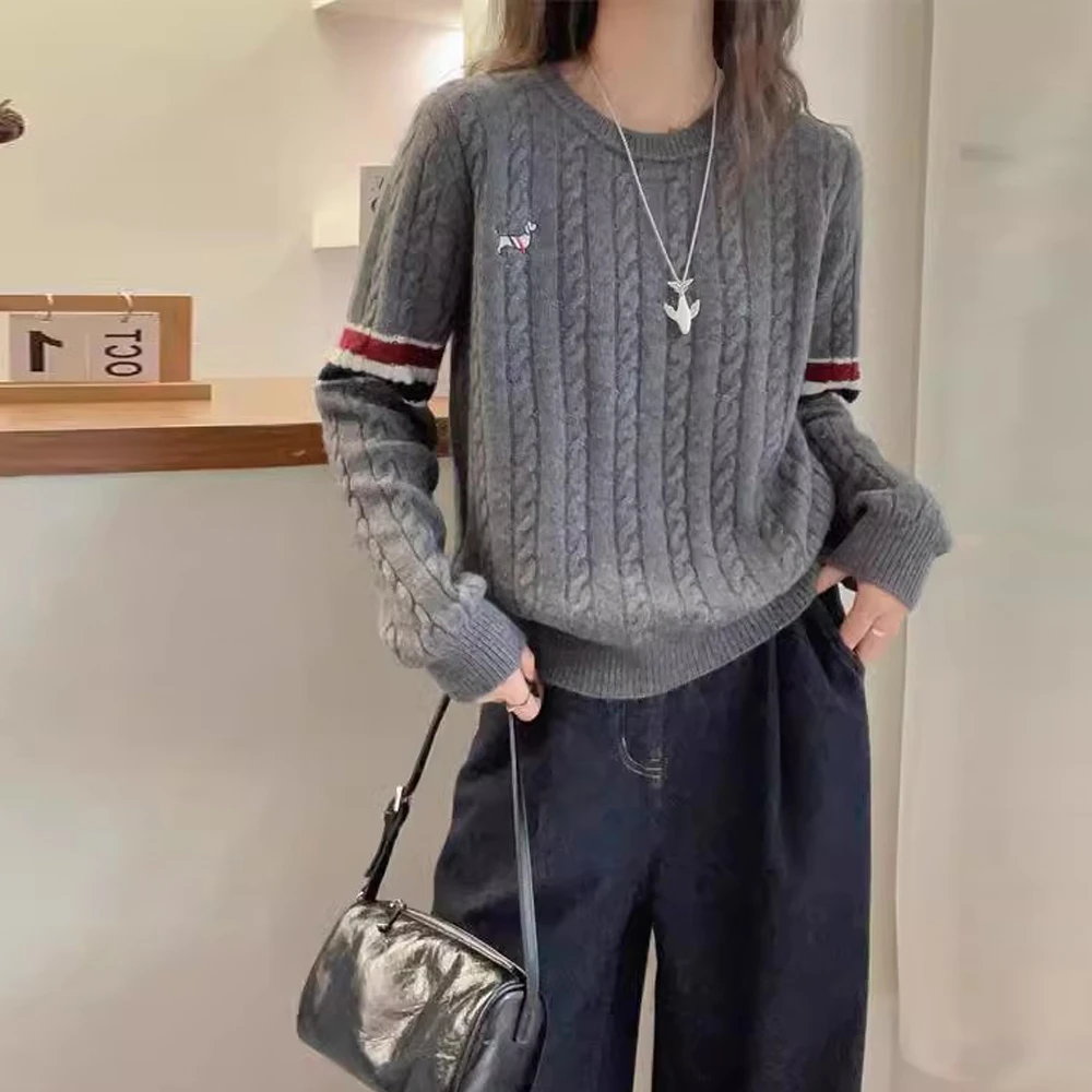 时尚拼接刺绣小狗条纹针织复古毛衣女秋冬新款加厚宽松圆领上衣潮