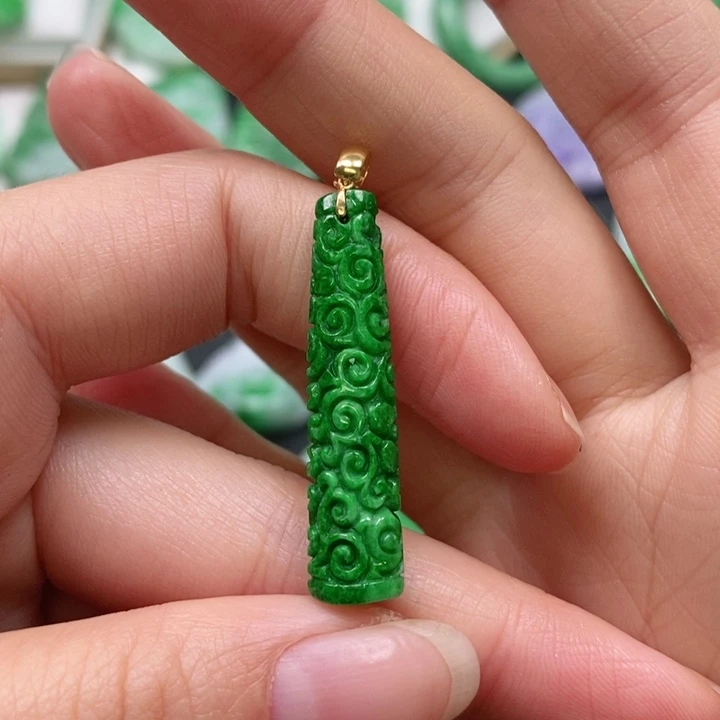 翡翠颈饰未镶嵌吊坠