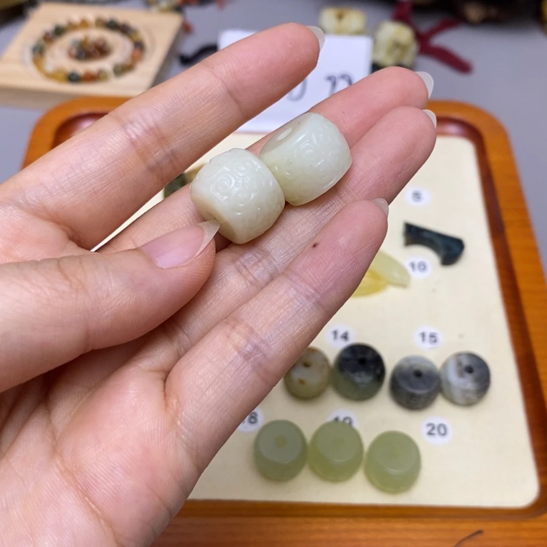 蛇纹石玉合金配饰美*