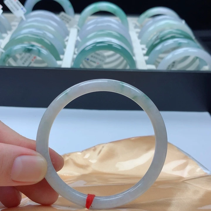 翡翠未镶嵌手镯58圈