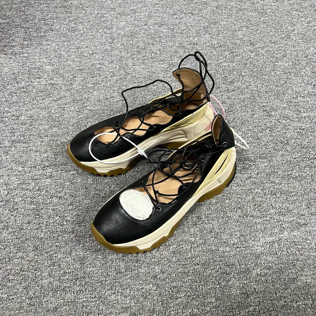 全新未使用 COACH/蔻驰 coach 绑带休闲鞋