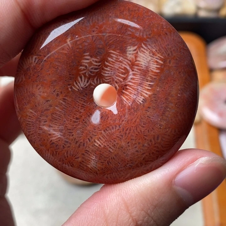 硅化玉颈饰未镶嵌小**力