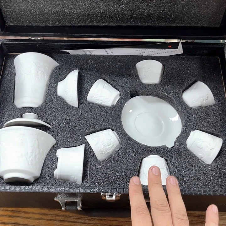 孤品茶具套装等。