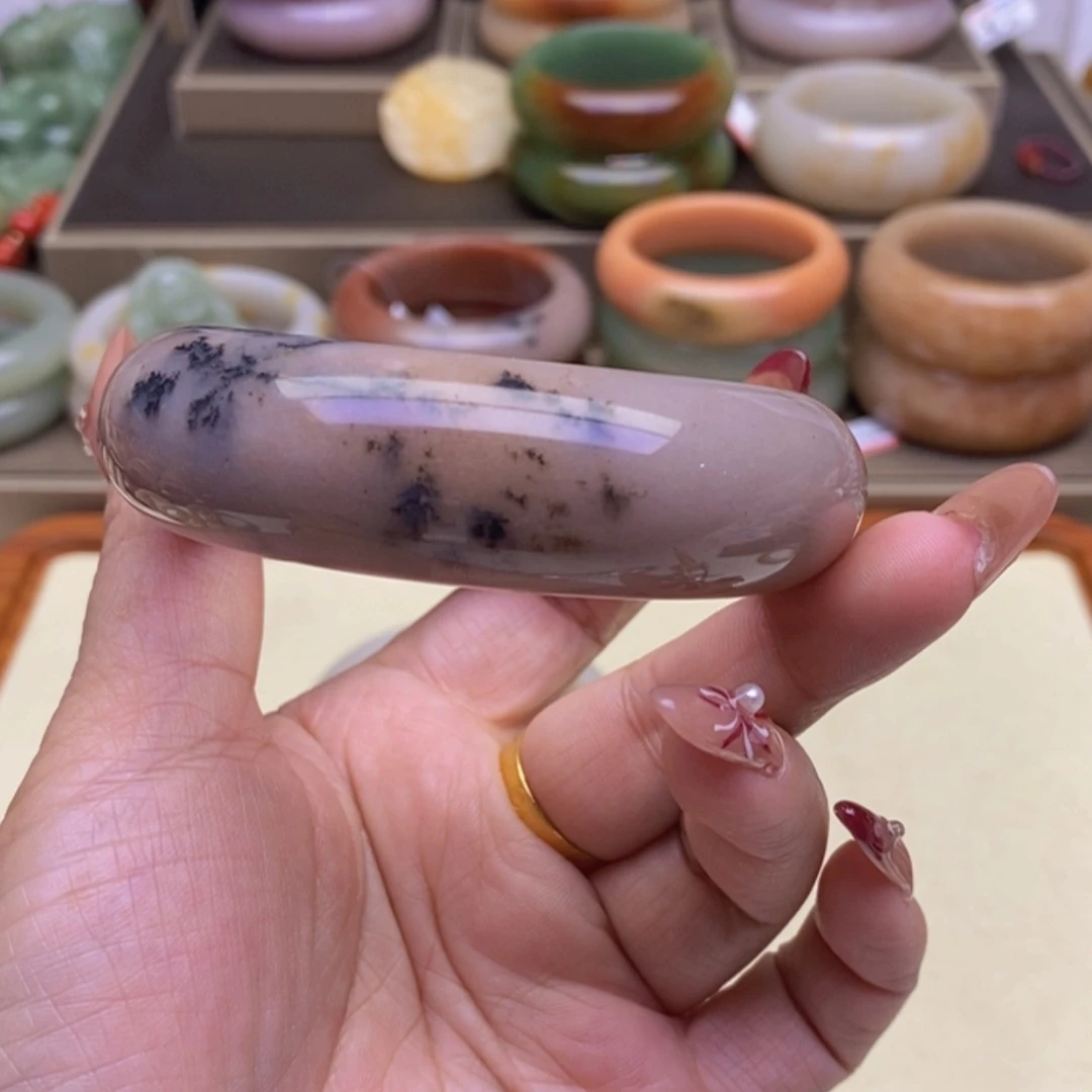 【闪购商品】石英质玉手镯未镶嵌美*鱼