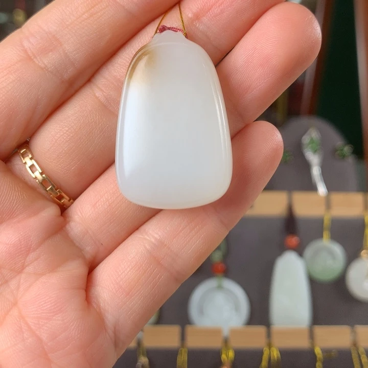 和田玉（糖玉）未镶嵌颈饰