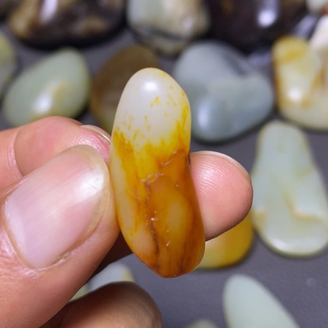未镶嵌和田玉（糖玉）挂件