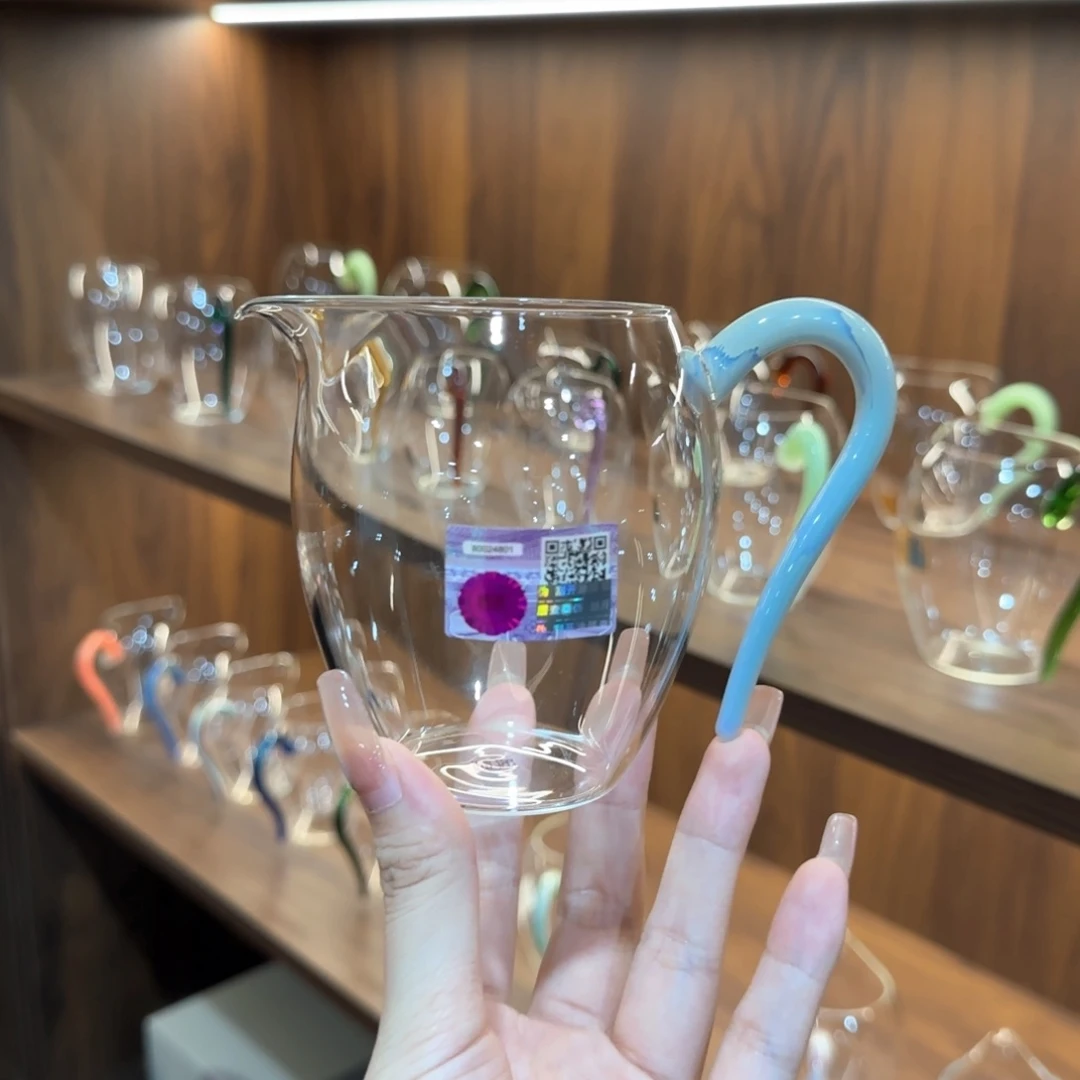 禾器凤翎怡然，月白