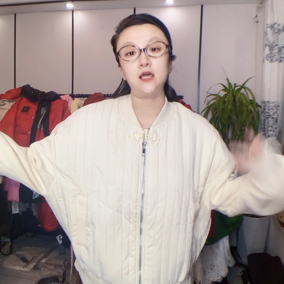 【闪购商品】?****?杏色一套