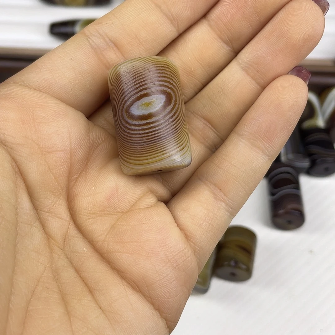 吳***森玛瑙/玉髓散珠缠丝玛瑙