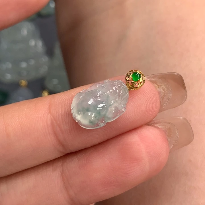 翡翠颈饰18K金镶嵌貔貅