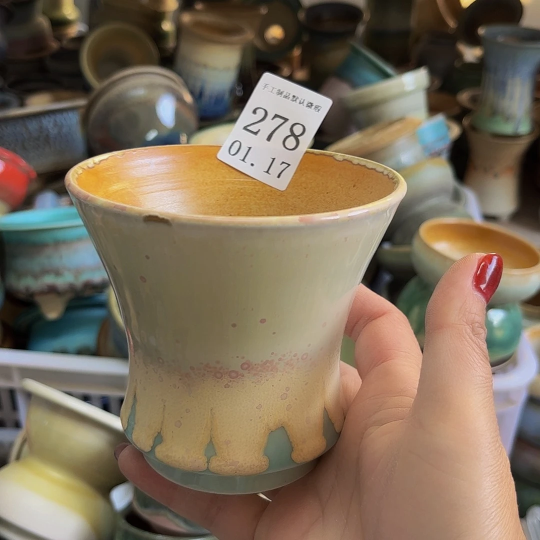 摆件辣***?景德镇陶瓷手工制作