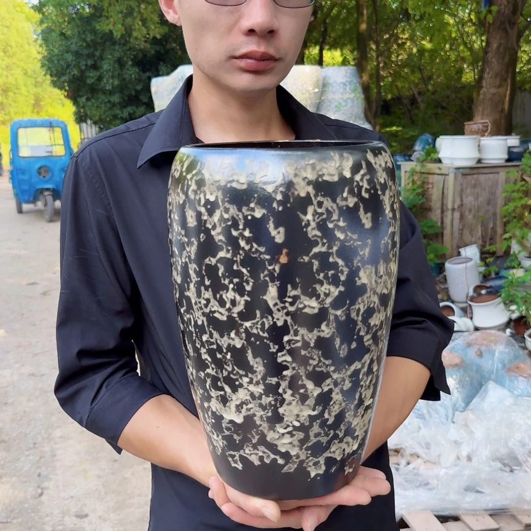 紫砂花盆口18高33（一个姹寂老庄黑色