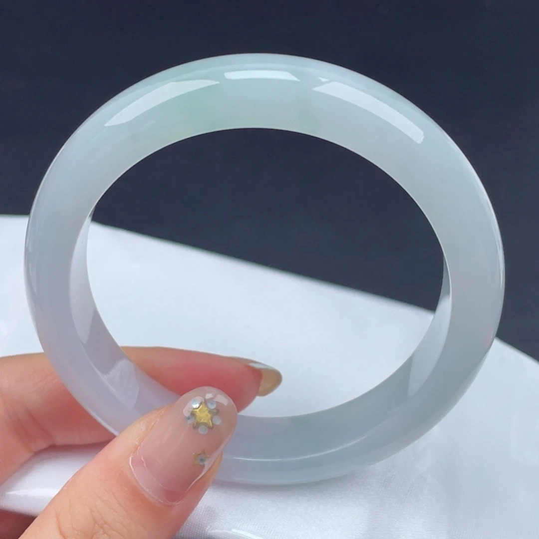 翡翠手镯未镶嵌59圈口