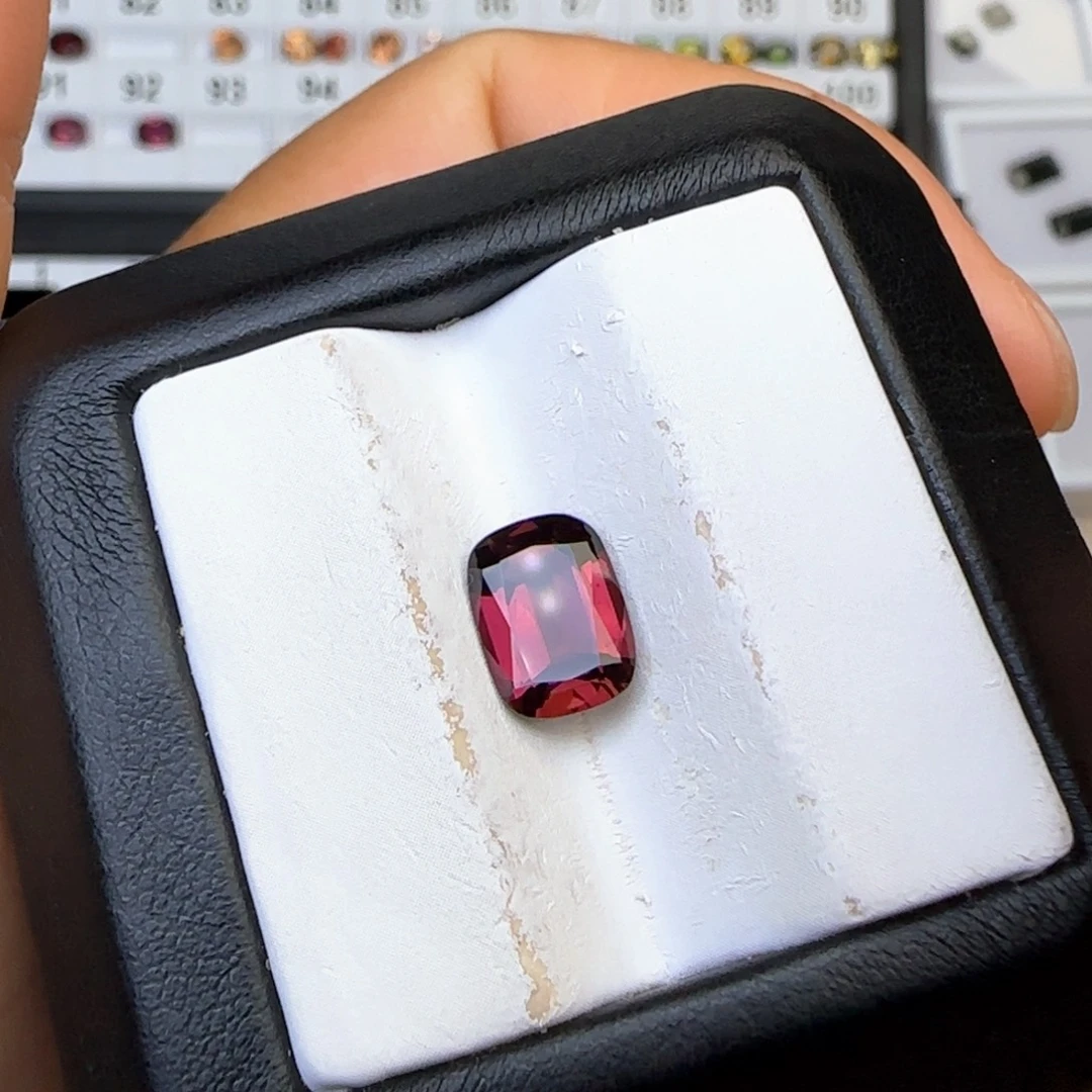 碧玺珠宝半成品未镶嵌天然1.92克拉