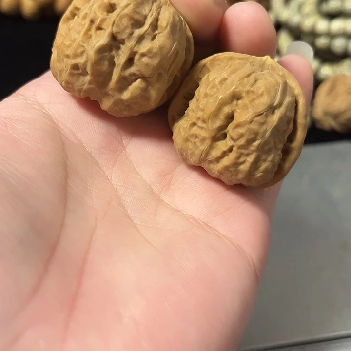 把件文玩核桃35左右瑕疵蛤蟆头，编号022