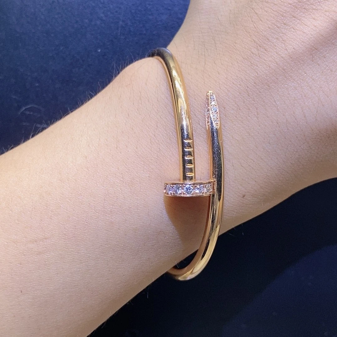 手镯18K金镶嵌钻石影*i钉子手镯k玫