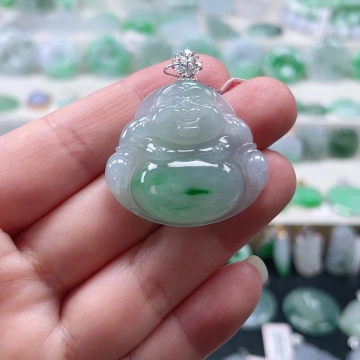 颈饰18K金镶嵌翡翠佛