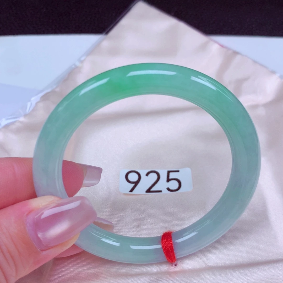 翡翠未镶嵌手镯手镯