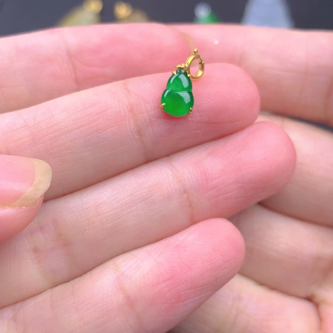 【闪购商品】颈饰18K金镶嵌翡翠翡翠