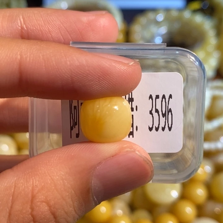 琥珀未镶嵌珠宝奇石3596