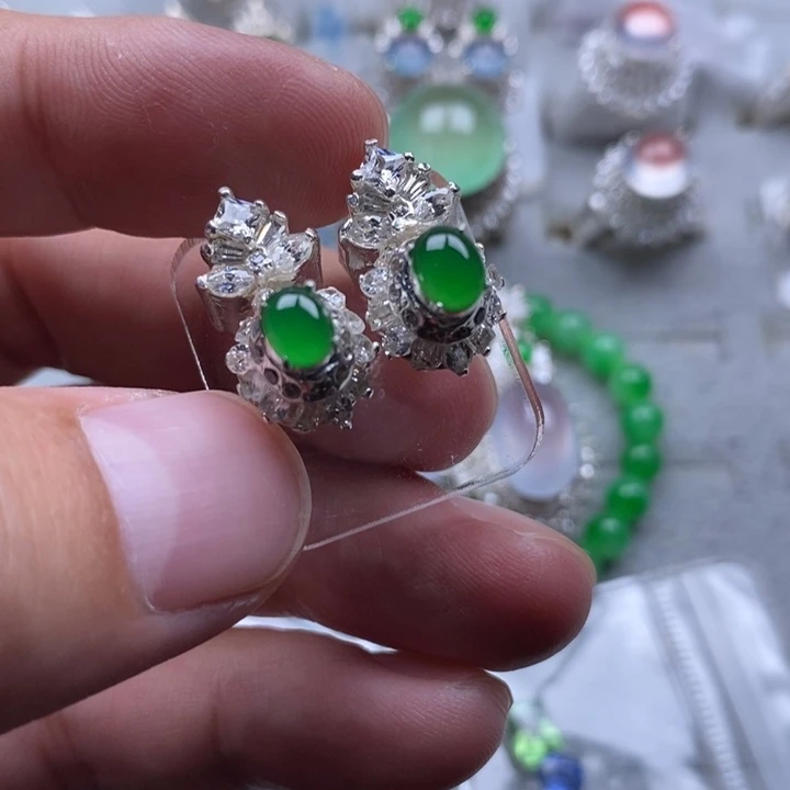 未镶嵌定制翡翠冰阳绿6mm