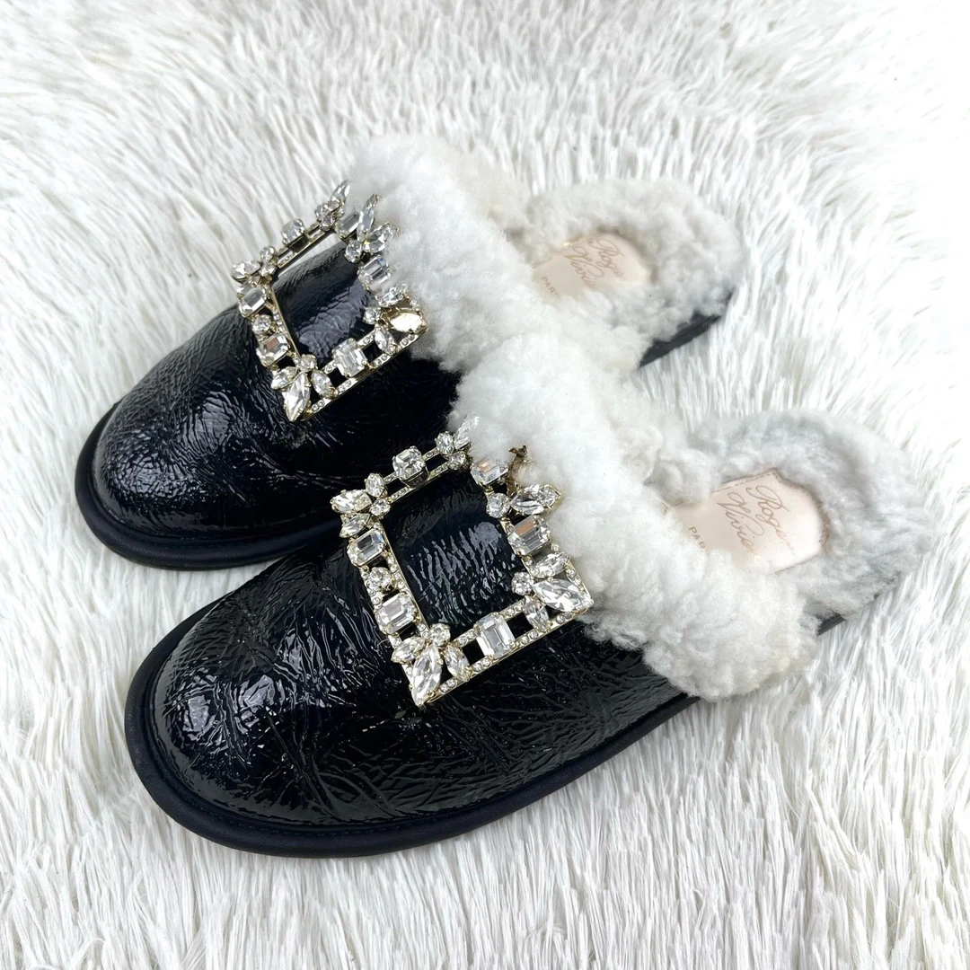 95新 Roger Vivier/罗杰·维威耶 黑色油蜡皮钻扣毛毛拖鞋35码