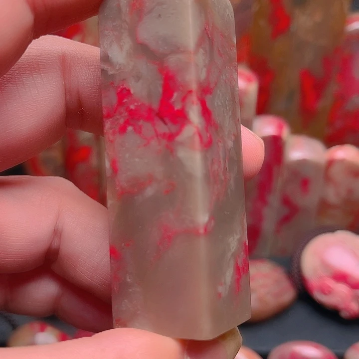 昌化鸡血石浮*昌化鸡血石质地优良