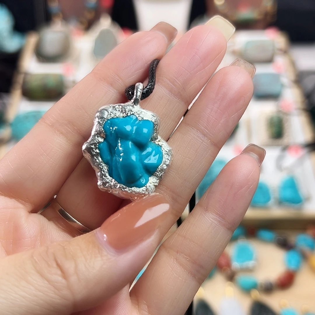 绿松石未镶嵌颈饰