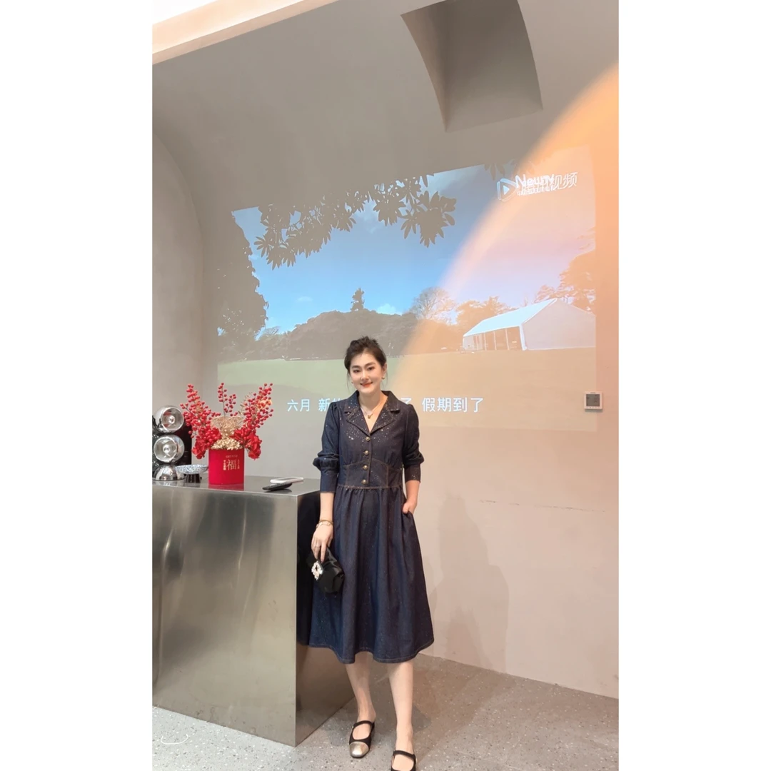 078【早春新款】设计师款翻领牛仔系列洋气时尚气质百搭连衣裙 诗诗