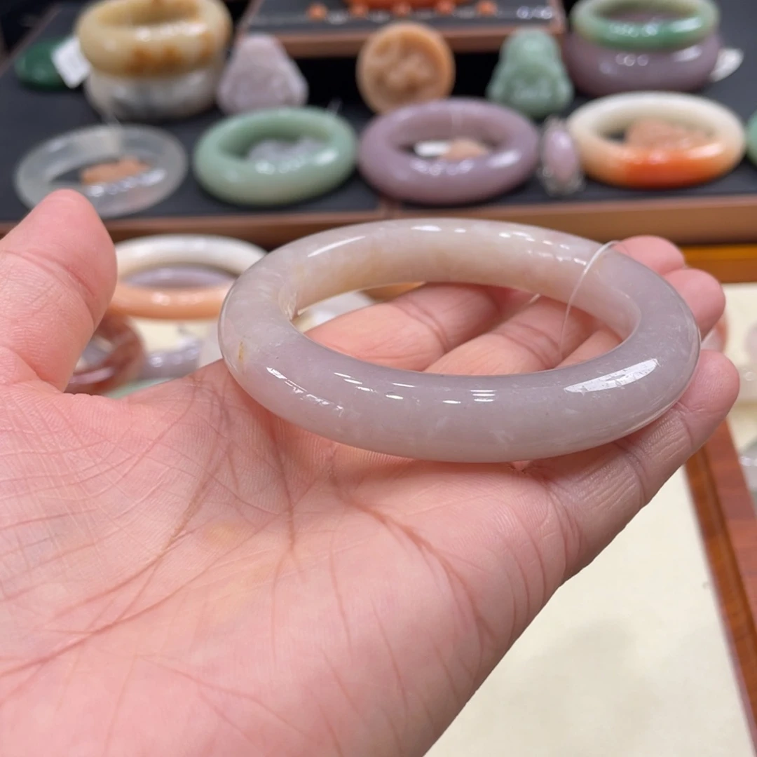 石英岩玉手镯未镶嵌小*孩