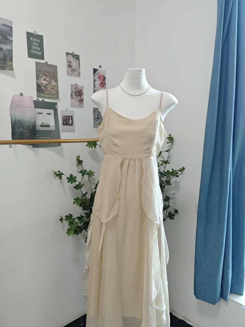 法式风纯裸色无袖吊带韩版百搭瘦腰夏季女装休闲海边吊带裙