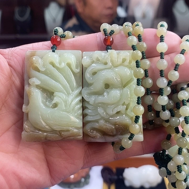 颈饰未镶嵌和田玉