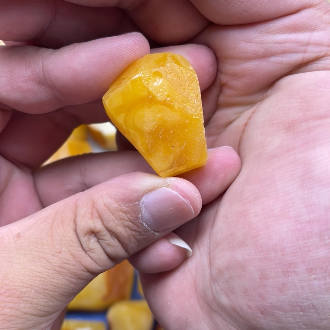 定制蜜蜡未镶嵌多*水原石