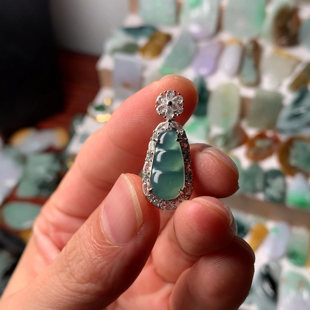 翡翠未镶嵌颈饰危地马拉翡翠，豆子