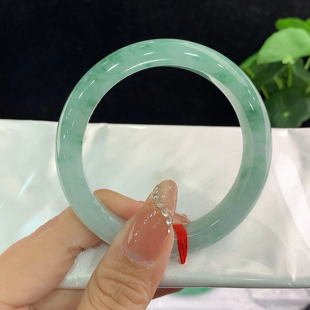 翡翠手镯未镶嵌正56.7